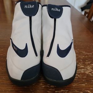 NIKE SON OF GLOVE